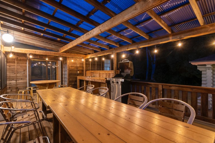 千葉県 九十九里・銚子のコテージ｜久右衛門　母屋棟の写真：屋根付きBBQ！