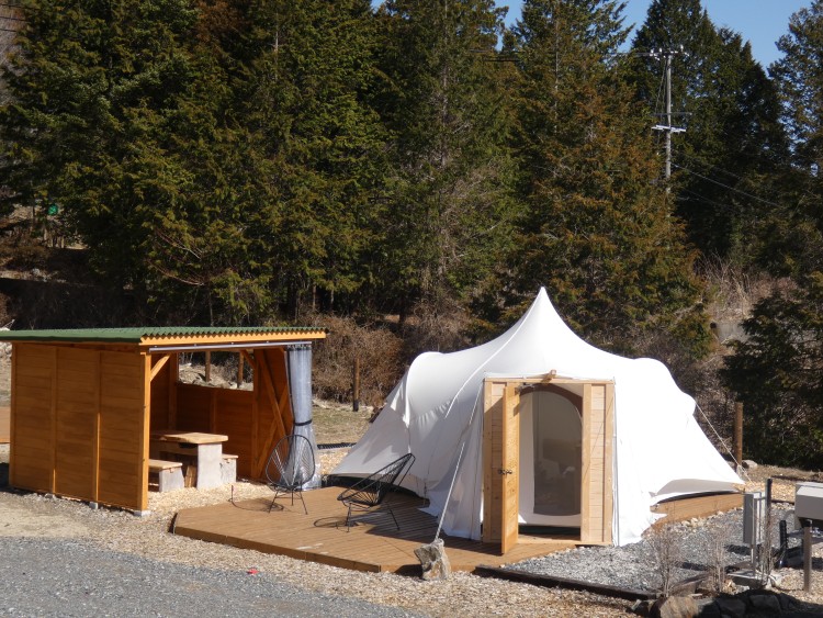 Stella Snow Campia 南信州　星空グランピング　“MOSS TENTS SITE”｜長野県・伊那・駒ヶ根・飯田・昼神のプラン写真｜曲線美溢れるコットン製テントの名品　glampinng仕様“MOSS TENTS" CAMP SITE
