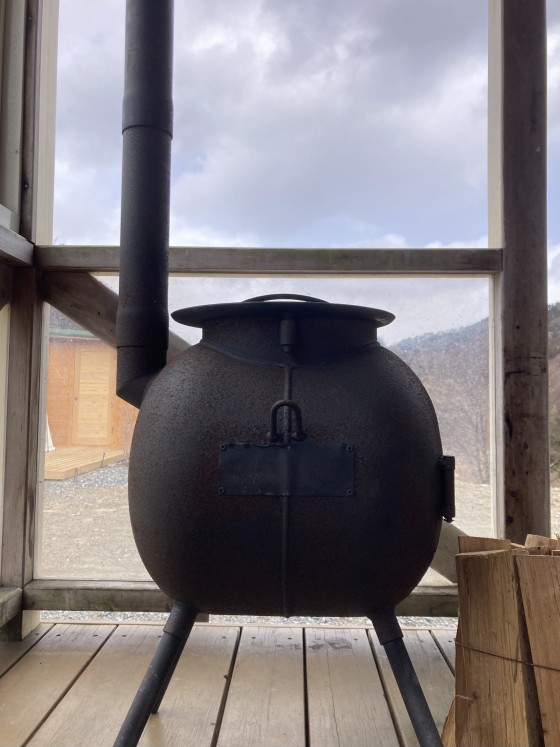 長野県 伊那・駒ヶ根・飯田・昼神の貸別荘・コテージ｜Stella Snow Campia 南信州　星空グランピング　“TINY HOUSE A・B”：薪ストーブ