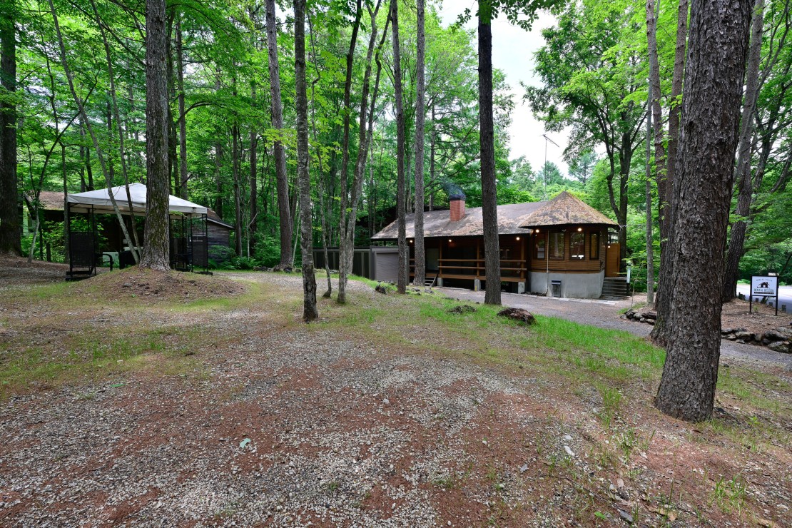 レンタルBESSOU2nd｜群馬県・北軽井沢・嬬恋・万座｜広いお庭