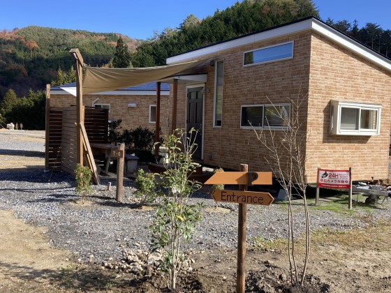 長野県 伊那・駒ヶ根・飯田・昼神のグランピング｜Stella Snow Campia 南信州　星空グランピング　“TINY HOUSE C”：トレーラーハウス