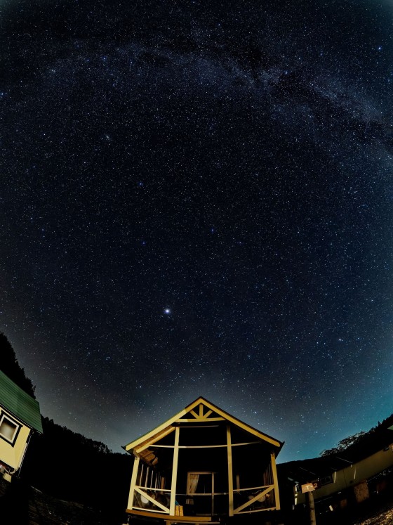 長野県 伊那・駒ヶ根・飯田・昼神のグランピング｜Stella Snow Campia 南信州　星空グランピング　“TINY HOUSE C”：天体観測・星空