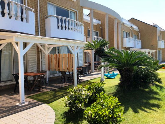 千葉県 館山・南房総の貸別荘・コテージ｜VILLA HALFMOON　【4LDK2棟/2LDK4棟】：屋根付きBBQ