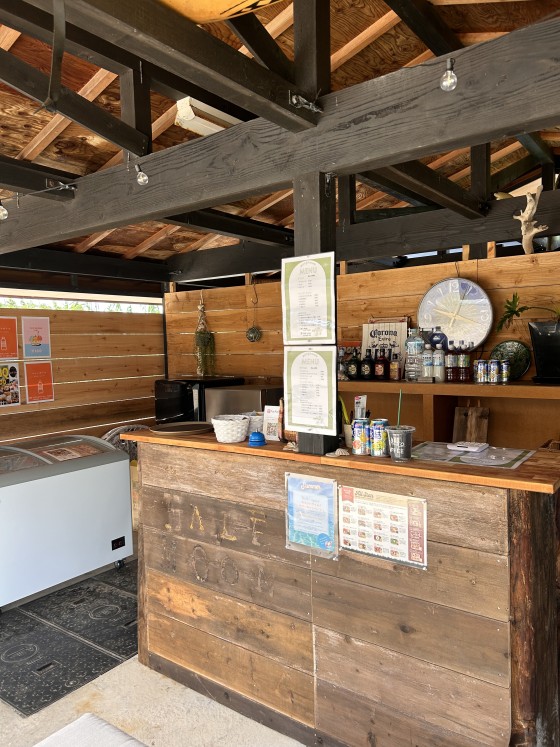 千葉県 館山・南房総の貸別荘・コテージ｜VILLA HALFMOON　【4LDK2棟/2LDK4棟】：売店あり