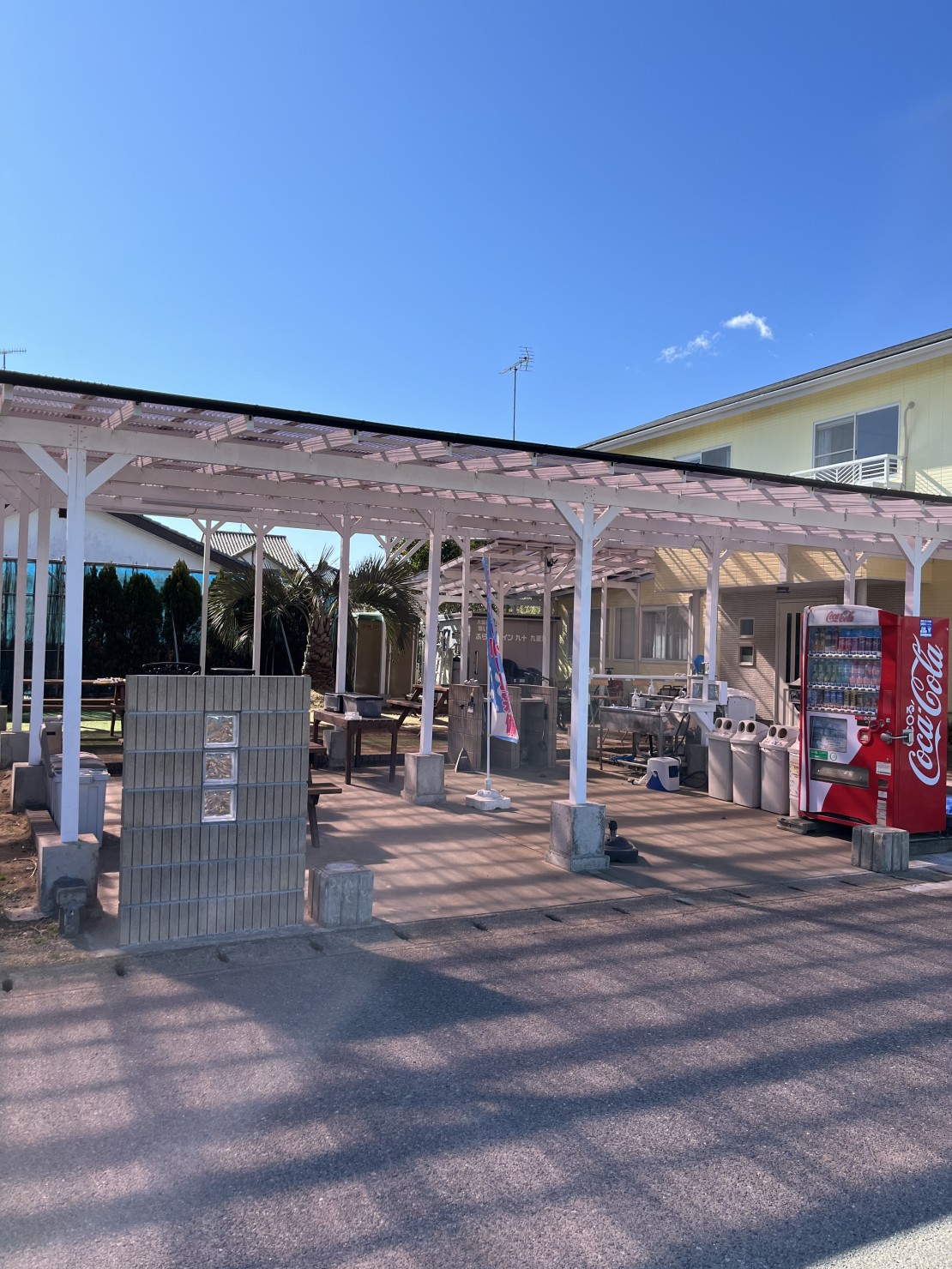 千葉県 九十九里・銚子のコテージ｜憩いの家　ふらっとin九十九里浜　本館の写真：特大大型屋根設置BBQ場
雨風気にせずBBQ出来ます！