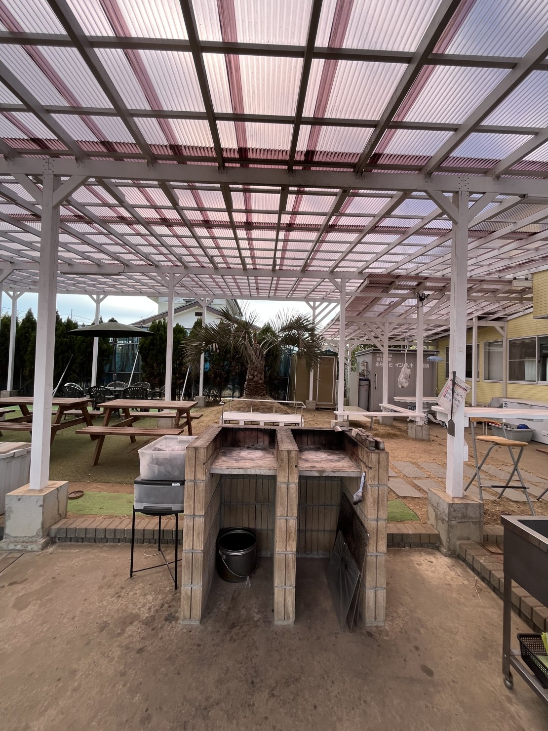 憩いの家　ふらっとin九十九里浜　本館｜千葉県・九十九里・銚子｜バーベキューの炉