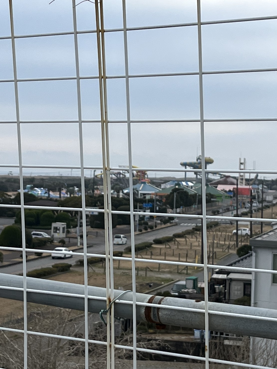 憩いの家　ふらっと別館ビーチリゾートはすぬま｜千葉県・九十九里・銚子｜4階屋上からの眺め
蓮沼ウォーターガーデンプール