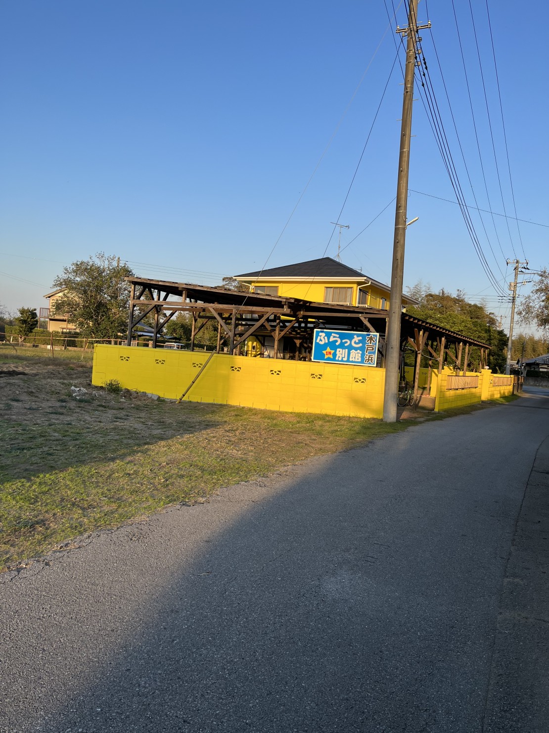 憩いの家　ふらっと別館　木戸浜｜千葉県・九十九里・銚子｜宿手前は駐車場