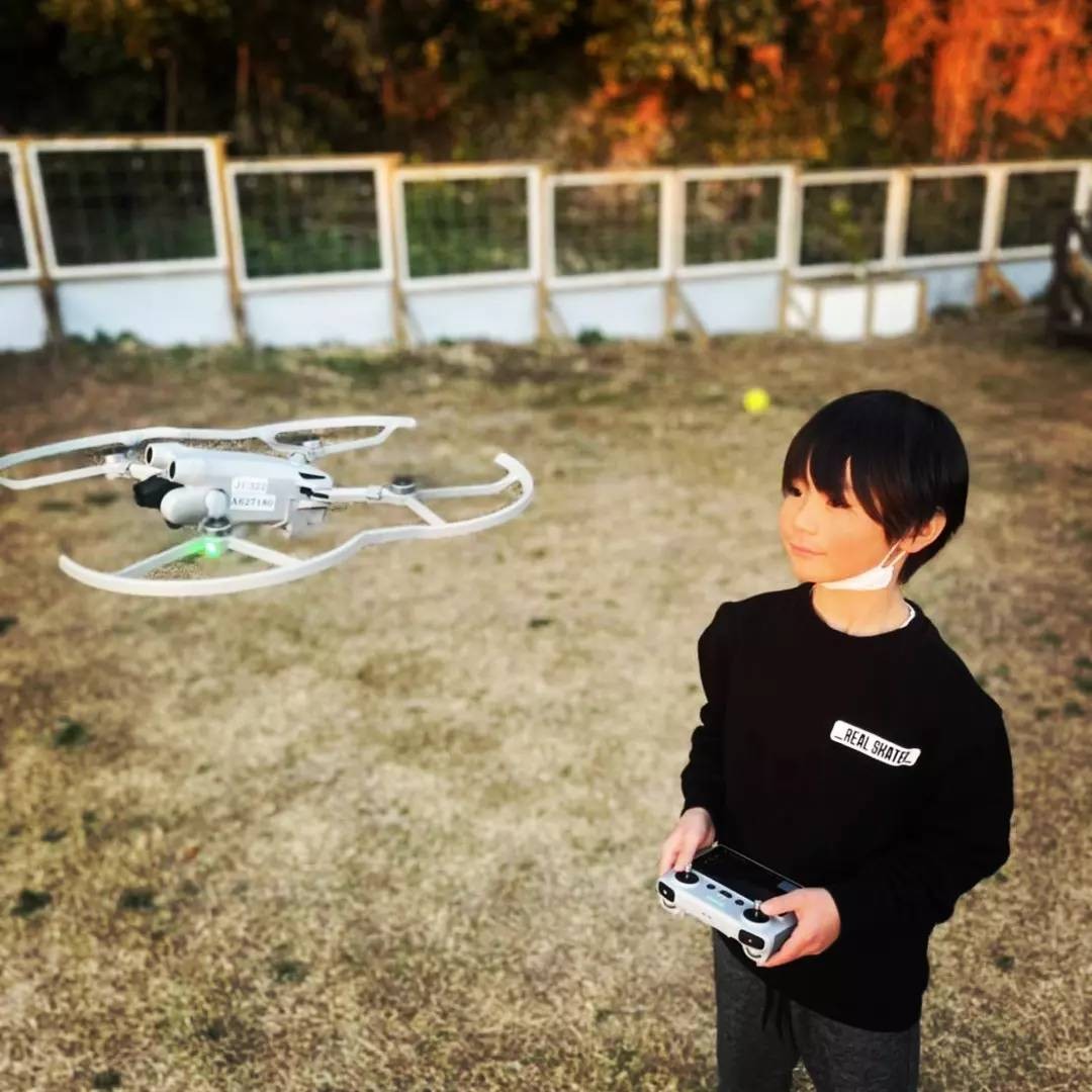 Farmers Fieldz｜千葉県・館山・南房総｜ファーマーズフィールズはドローン飛行が可能なキャンプ場です。お客様用のドローンも有料オプションがありますので希望の方は予約時にお伝えください。