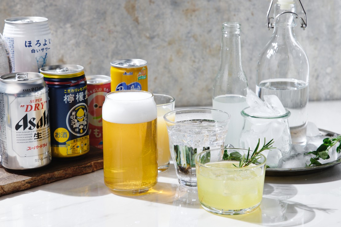 全室富士山ビュー　ビジョングランピングリゾート山中湖｜山梨県・山中湖・忍野｜大きな冷蔵庫にはあらかじめ飲み放題のお酒・ソフトドリンクを用意。別途、小さい冷蔵庫にも有料ドリンクを用意しています。