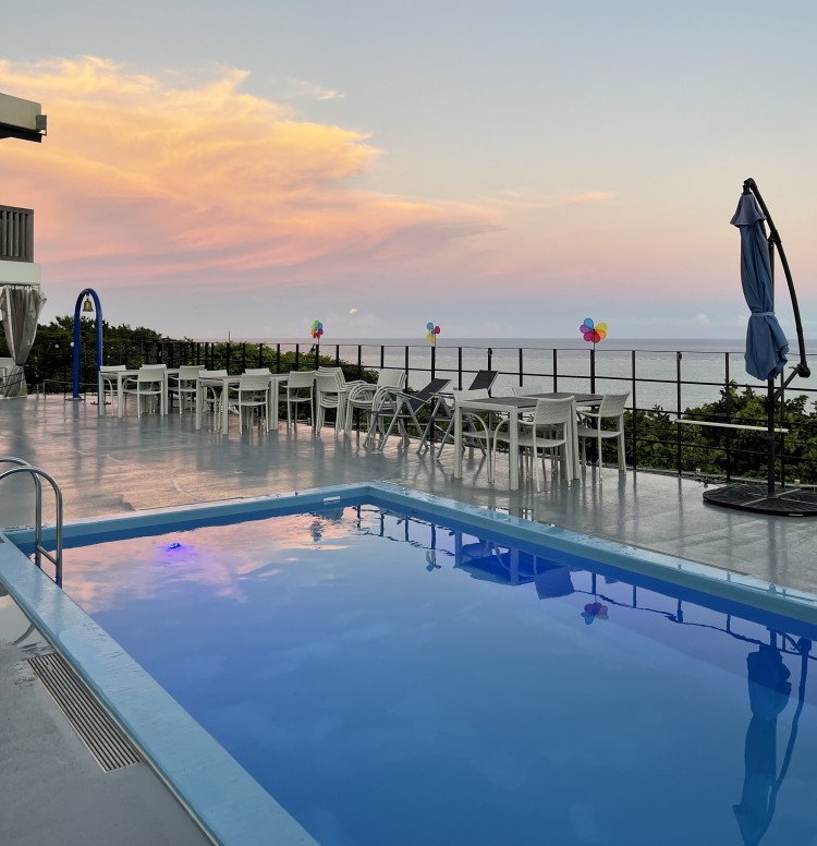 沖縄県 南部のグランピング｜Glory island okinawa Yabusachi Resortの写真：共用プール