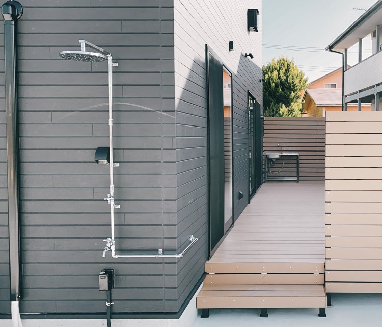 千葉県 九十九里・銚子のコテージ｜THE Air一宮　-South-　南棟の写真：屋外温水シャワー