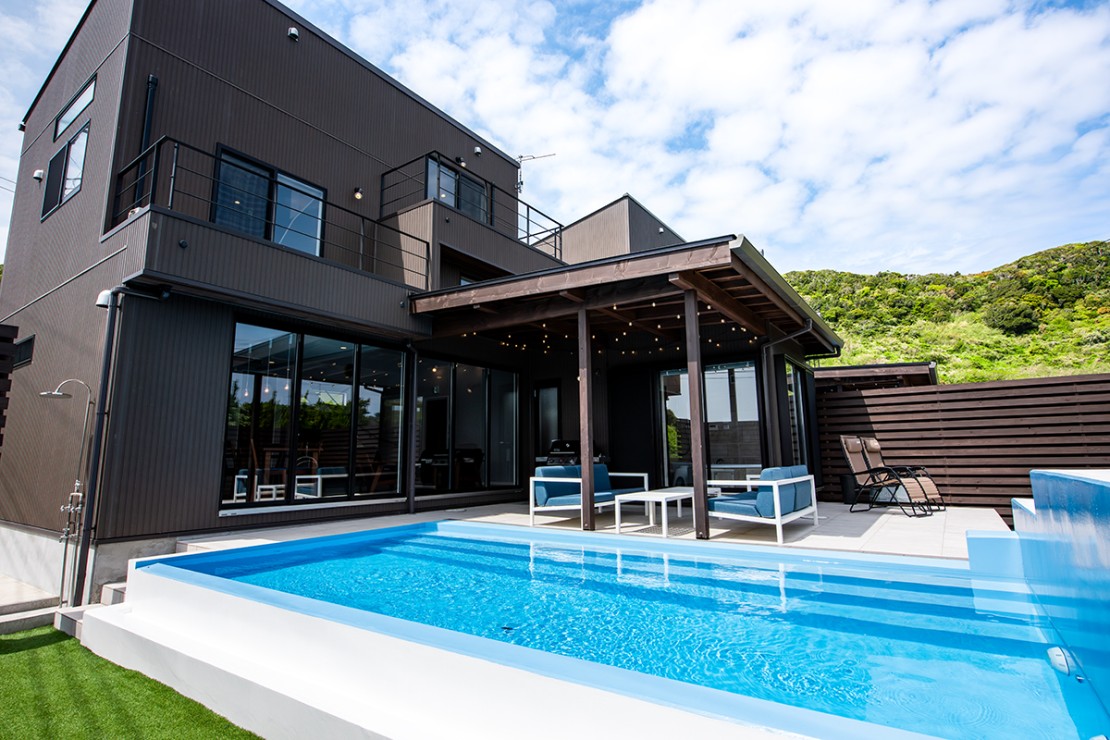 Retreat Villa Aym（リトリート ヴィラ エイム）｜千葉県・館山・南房総｜プールとテラス