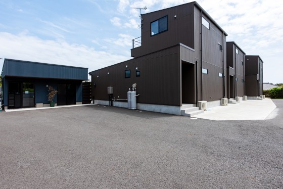 千葉県 館山・南房総の貸別荘・コテージ｜Retreat Villa Aym（リトリート ヴィラ エイム）：無料駐車場