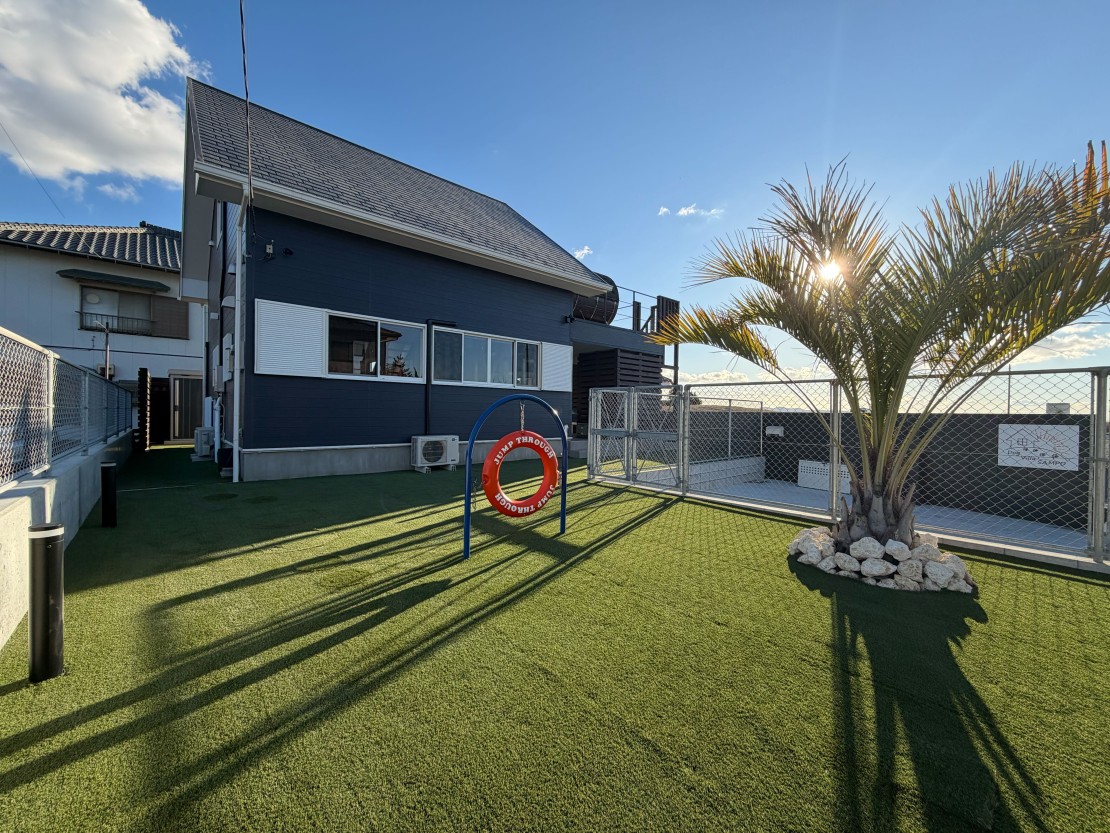 Dog Villa SAMPO（ドッグ ヴィラ サンポ）｜千葉県・館山・南房総｜ドッグラン
建物の周りをぐるっと一周できます