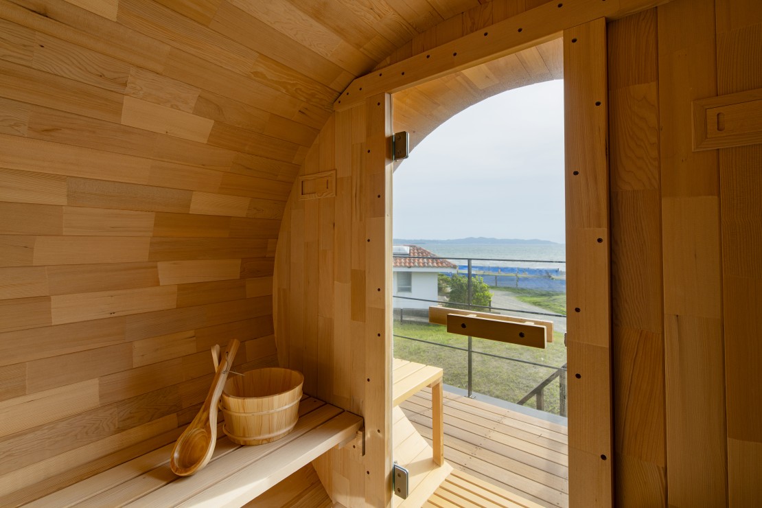 Dog Villa SAMPO（ドッグ ヴィラ サンポ）｜千葉県・館山・南房総｜バレルサウナ
サウナからは海が見えます