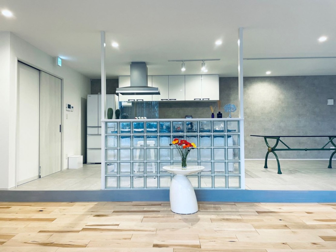 staydio no-name｜千葉県・館山・南房総｜広く、洗練された空間の使い方は自由です。皆様が主役の施設です。