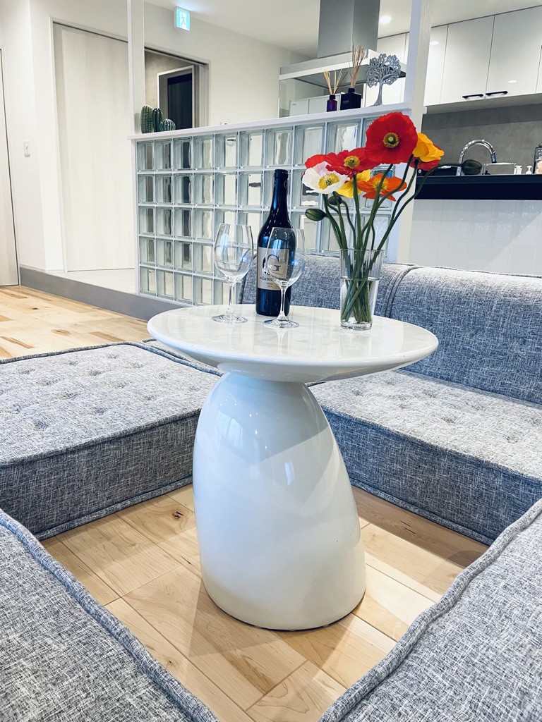 staydio no-name｜千葉県・館山・南房総｜洗練されたインテリアと夢が叶うソファ「Yogibo Modu」は何パターンも組み合わせ自由で理想の形を。