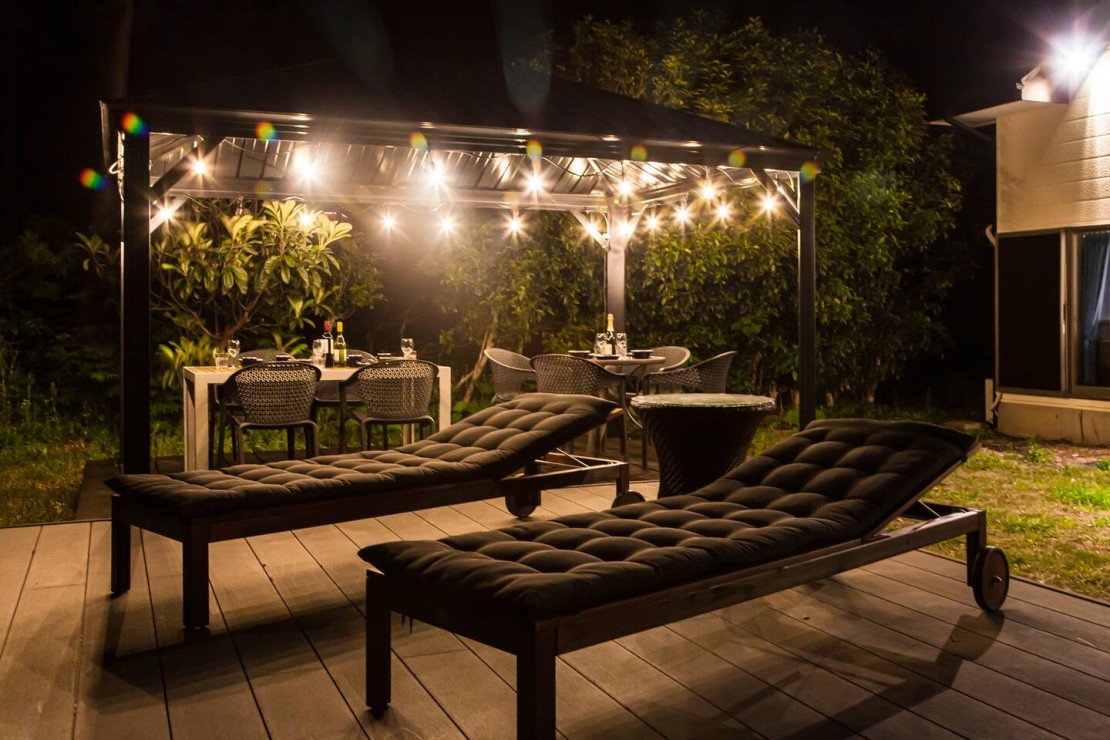 風の庵｜千葉県・勝浦・鴨川｜夜間照明付きのBBQスペース。