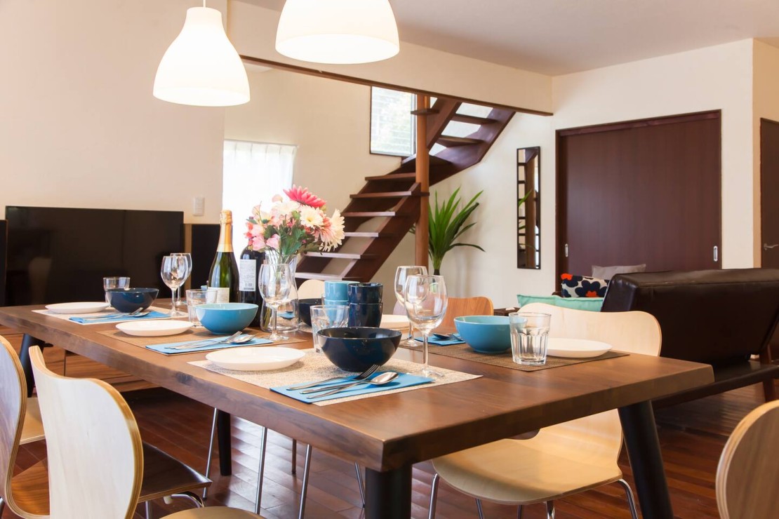 風の庵｜千葉県・勝浦・鴨川｜皆で食卓を囲める広々としたスペース。