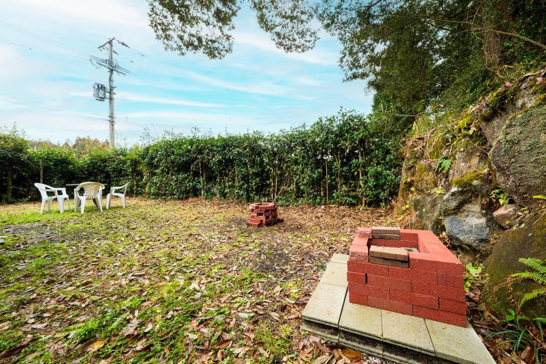 露天風呂付貸別荘　山樹荘（やまきそう）｜大分県・日田・天ヶ瀬・耶馬渓｜自然に囲まれた広い庭・BBQ窯や焚火台
