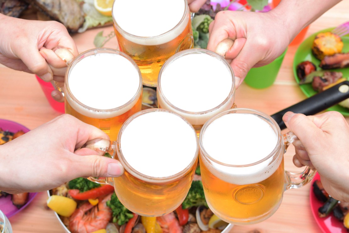 千葉県 木更津・君津・富津のコテージ｜【GVR】Plat Form　プラットフォームの写真：生ビールで乾杯。
ジョッキは冷えてます！