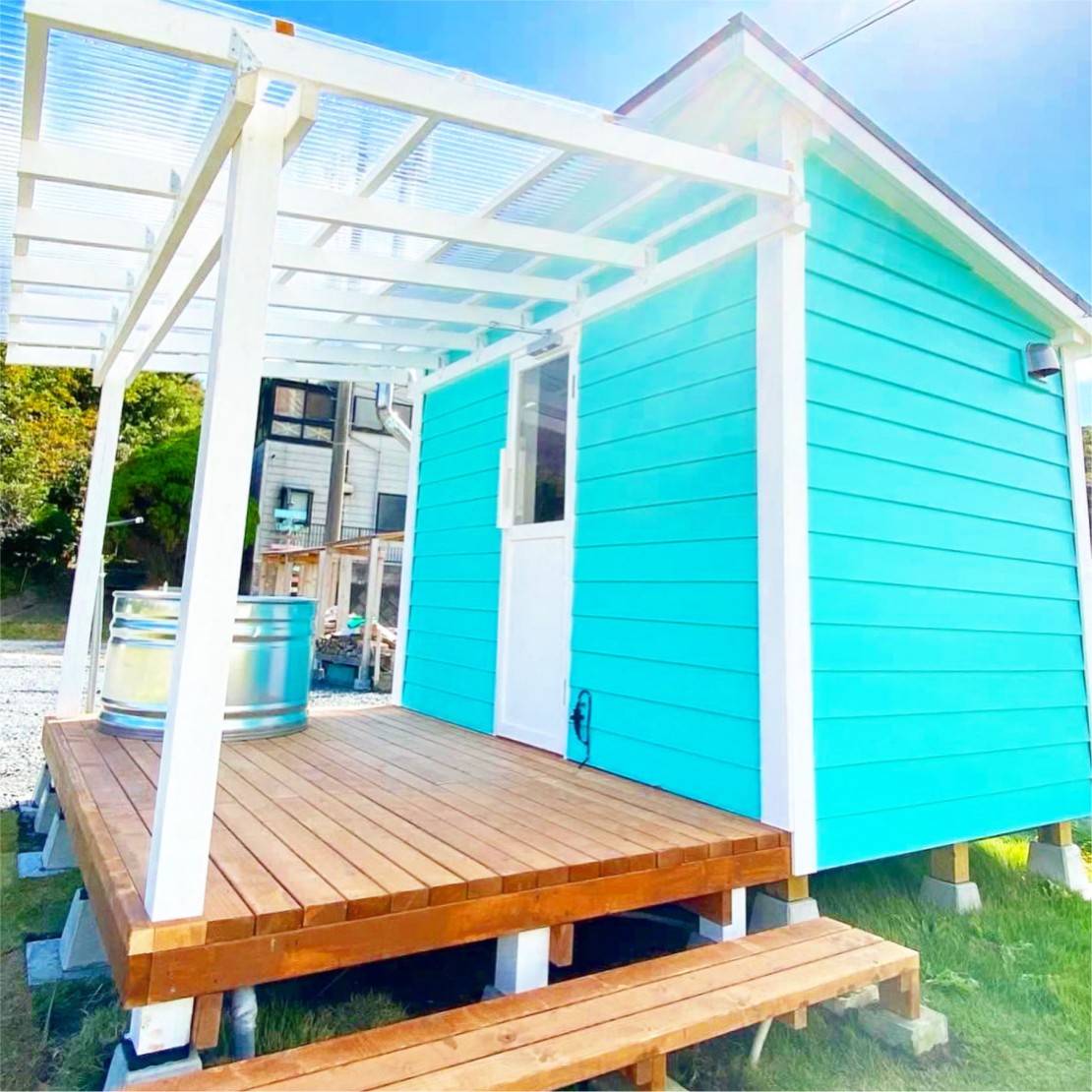 ウミカグのお宿｜千葉県・勝浦・鴨川｜プライベートサウナスペース（新設）
薪ストーブを使用しておりますので短時間で高温のサウナをお楽しみいただけます。
薪の量を少なくすれば熱いサウナが苦手な方でもお楽しみいただける温度に出来ますのでご安心ください。