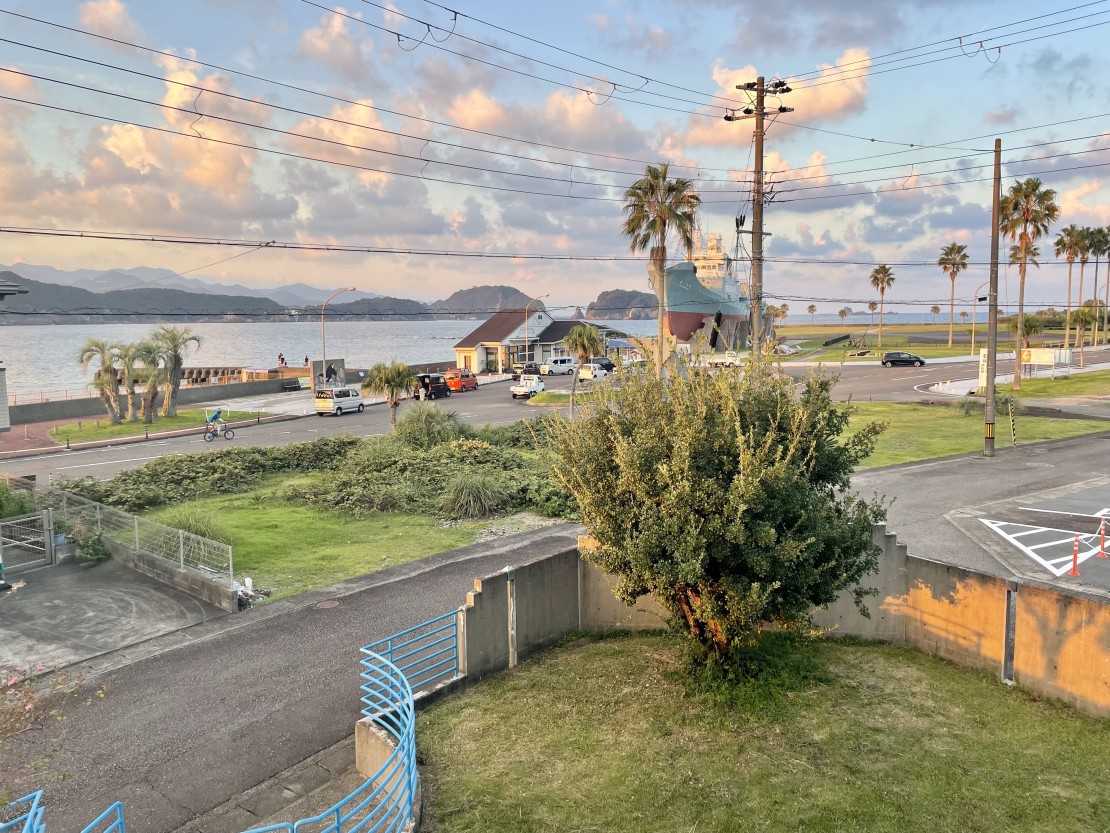 八角屋根の家太地｜和歌山県・勝浦・串本・すさみ｜露天風呂からのお庭の景色。