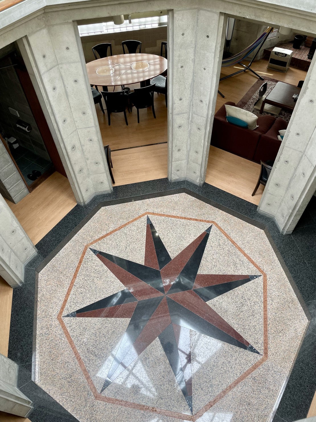 八角屋根の家太地｜和歌山県・勝浦・串本・すさみ｜二階からの景色。