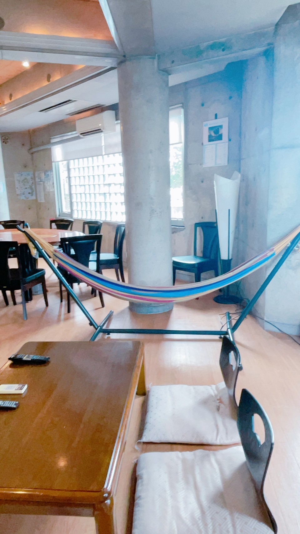 八角屋根の家太地｜和歌山県・勝浦・串本・すさみ｜リビング、ハンモックもあります。