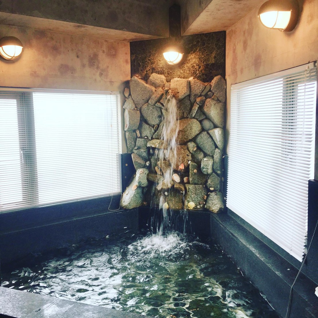 八角屋根の家太地｜和歌山県・勝浦・串本・すさみ｜内風呂。天然温泉です。