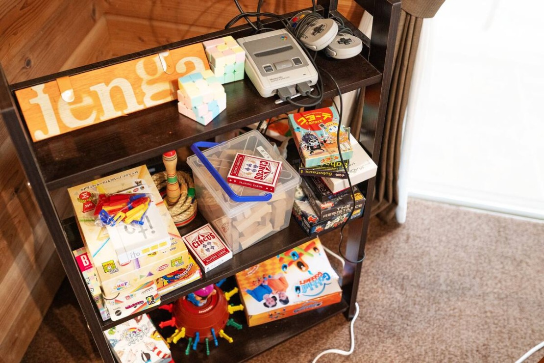 ガチンコBBQロッジ北軽井沢｜群馬県・北軽井沢・嬬恋・万座｜ボードゲーム、ダーツなど楽しめるものを色々用意しています