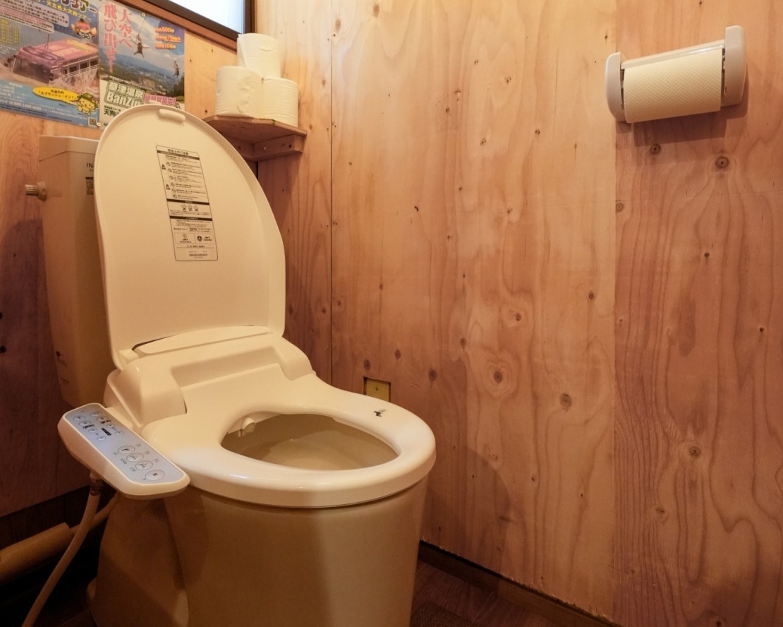 ガチンコBBQロッジ北軽井沢｜群馬県・北軽井沢・嬬恋・万座｜リフォームされたトイレ