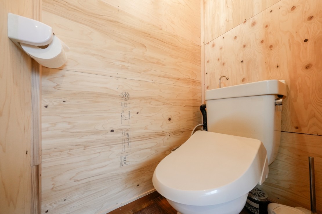 アウトドア貸切別荘北軽井沢Ⅰ｜群馬県・北軽井沢・嬬恋・万座｜ウォシュレットトイレ