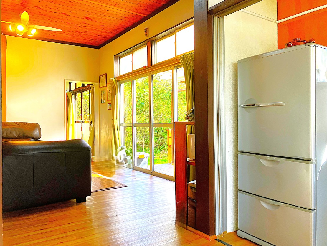 金谷バナナハウス｜千葉県・木更津・君津・富津｜天井が高く、心地よい空間のリビングルームです。