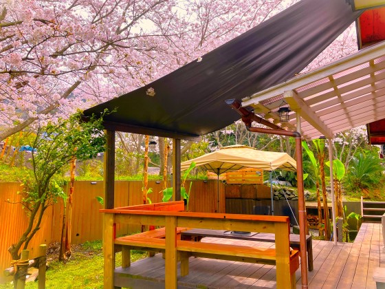 千葉県 木更津・君津・富津の貸別荘・コテージ｜金谷バナナハウス：屋根付きBBQ