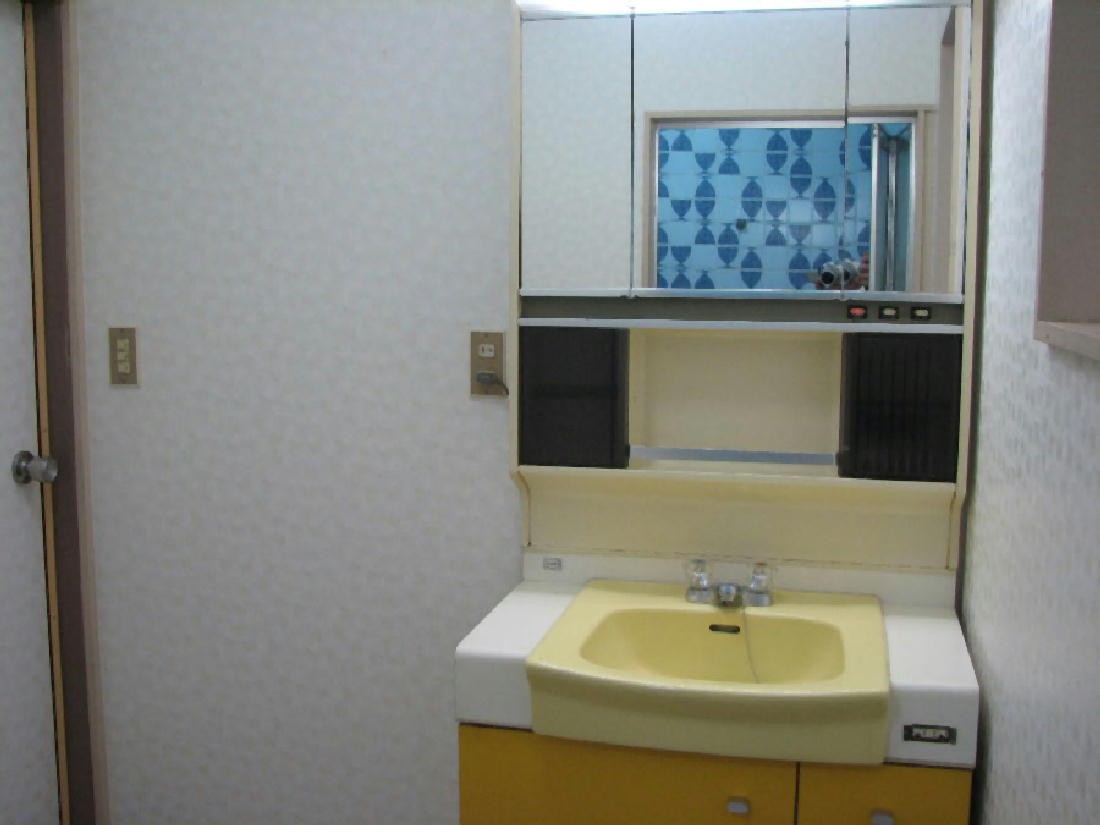 貸別荘 リザーブ｜静岡県・浜松・浜名湖｜１階２階に洗面化粧台が完備。共にドライヤー有