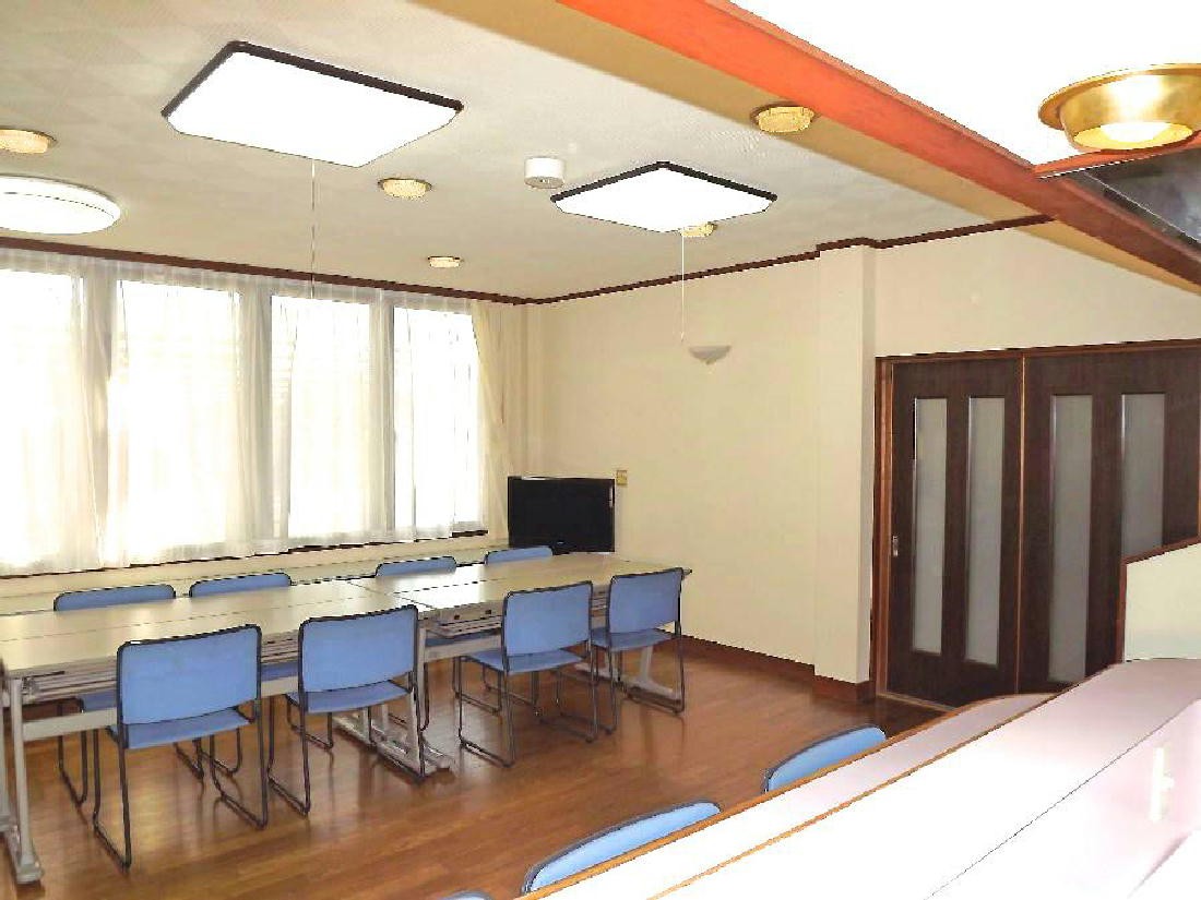 貸別荘 リザーブ｜静岡県・浜松・浜名湖｜キッチンよりリビングルームの様子