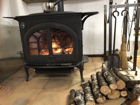 三重県 津・久居・美杉・松阪の貸別荘・コテージ｜ラ・カミオ：薪ストーブ