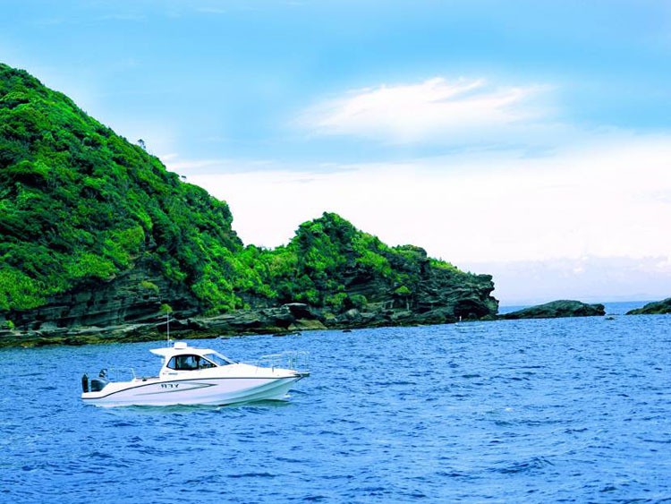 オーシャンリゾート館山 プールハウス｜千葉県・館山・南房総｜ソナー・エアコン付きのフィッシングボート