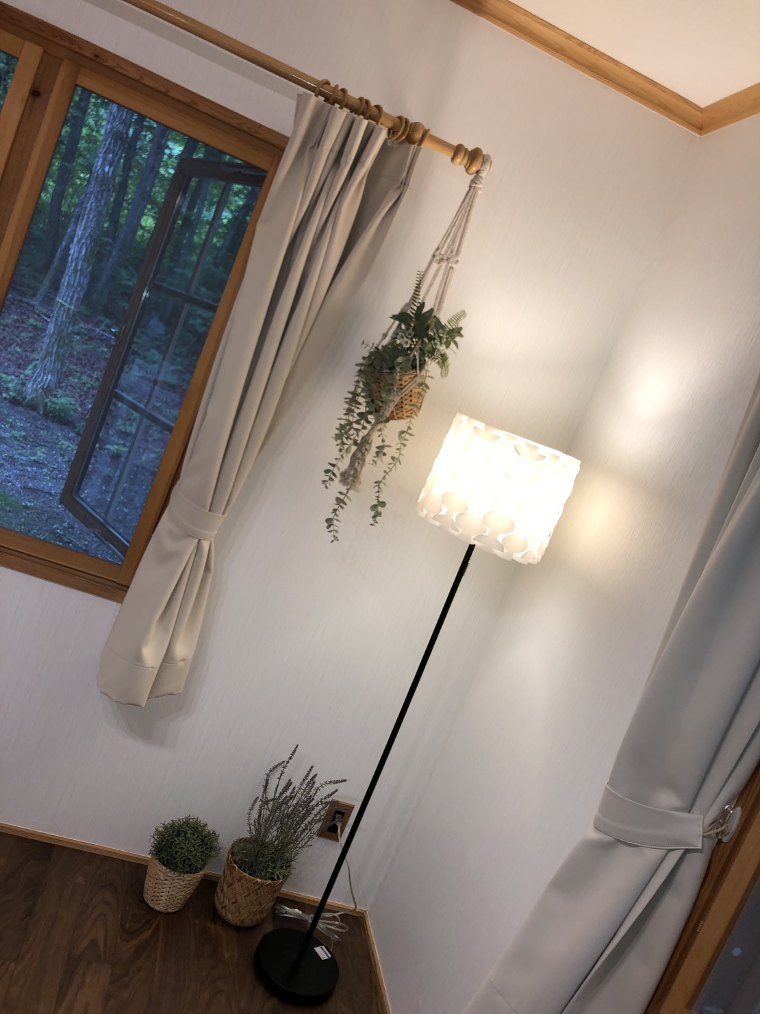 Second House sch-sch（スクスク）｜群馬県・北軽井沢・嬬恋・万座｜寝室❶にはお布団を3つ準備しています。川の字になって夜長のおしゃべりも楽しそうです。