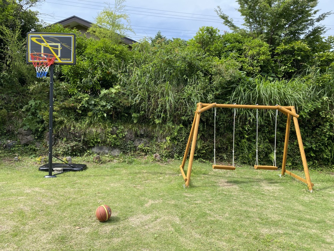 ラシェール南川奈｜静岡県・伊豆高原｜遊具　ブランコ&バスケット