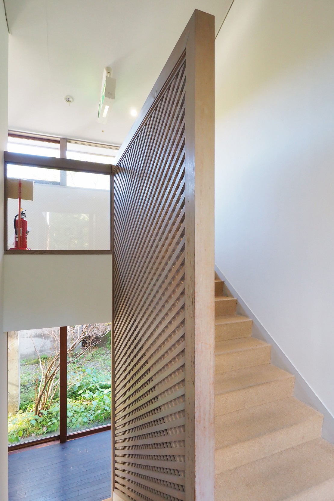 伊豆クリスタル迎賓館｜静岡県・伊豆高原｜宿泊棟　吹抜け