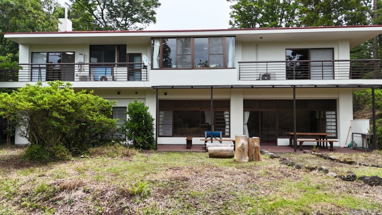 静岡県 伊豆高原のコテージ｜シャロンドレイク伊豆の写真：贅沢な大型コテージ