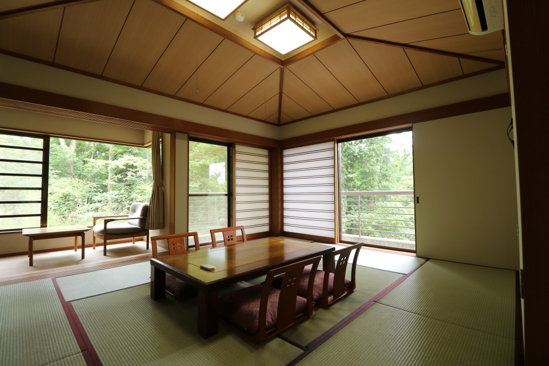 シャロンドレイク伊豆｜静岡県・伊豆高原｜客室②