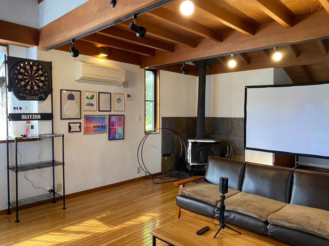 静岡県 熱海のコテージ｜熱海ドーム山荘の写真：リビング１ living 1