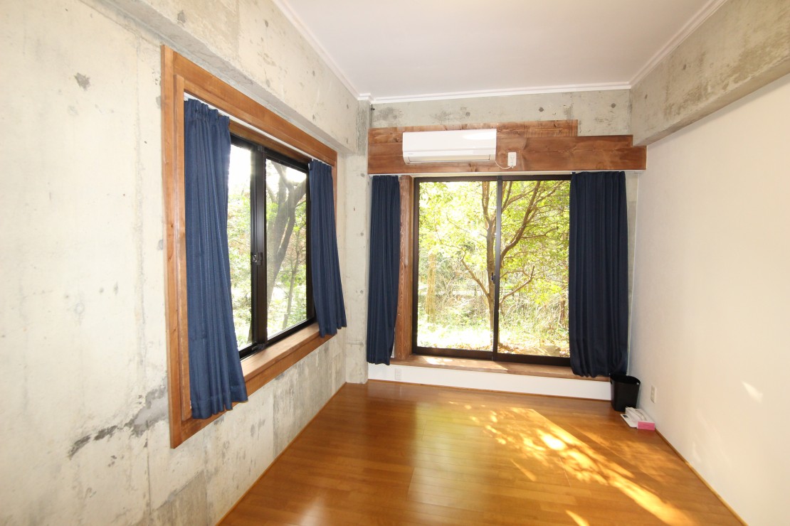 熱海アトリエ｜静岡県・熱海｜洋室３ flooring room3