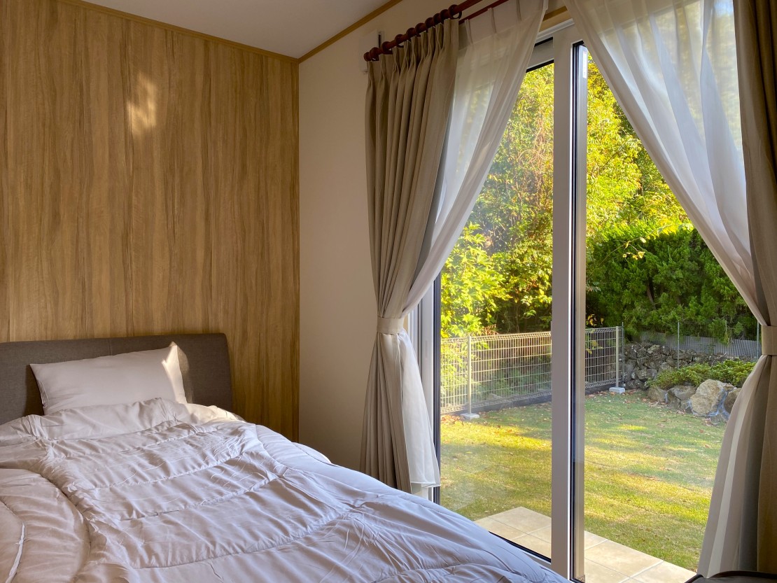 One Forest Villa｜静岡県・伊豆高原｜ベッドルーム＆ドッグラン