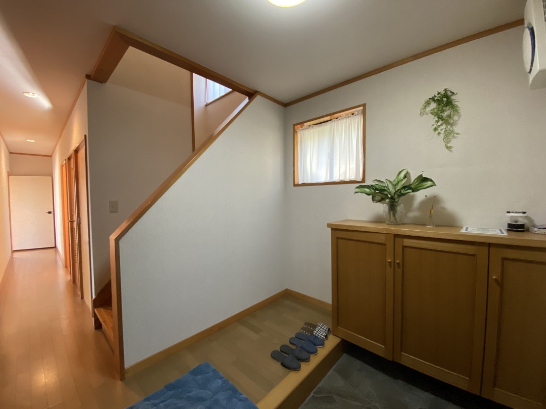 Shining Blue IZU（シャイニングブルー伊豆）｜静岡県・伊豆高原｜玄関　entrance