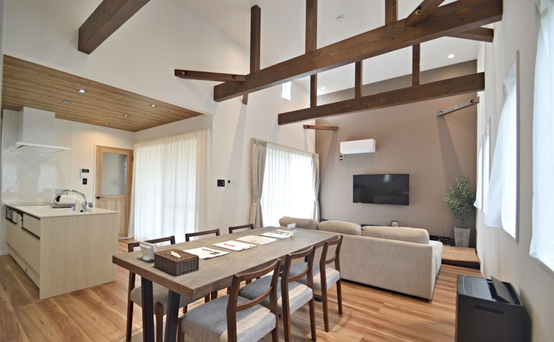 オリーヴハウス｜静岡県・伊豆高原｜吹抜けLDK　LDK hall